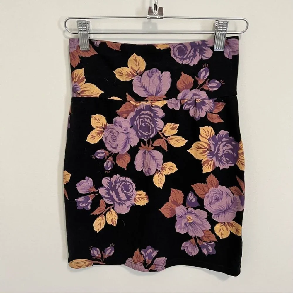 Aritzia Talula Floral High Waist Bodycon Pull On Mini Skirt - Picture 5 of 10